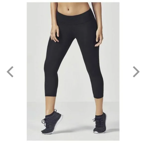 Fabletics Salar Crop Leggings Black New NWT - Picture 1 of 4